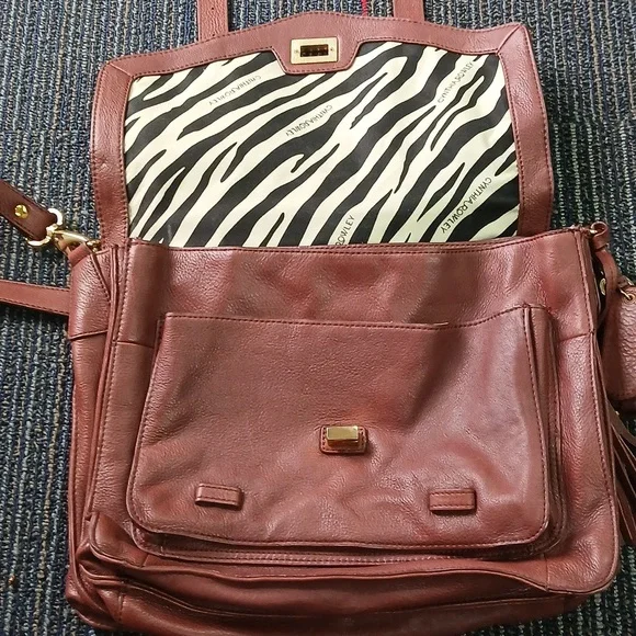 Cynthia Rowley Beautiful tan leather Purse/ laptop bag - Picture 10 of 10